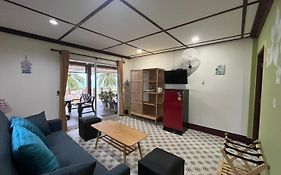 ซี บรีส เฮาส์, หาดในเพลา